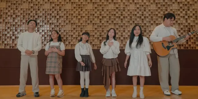 Para Musisi Ulurkan Tangan Untuk Indonesia Lewat 'Peganglah Tanganku'