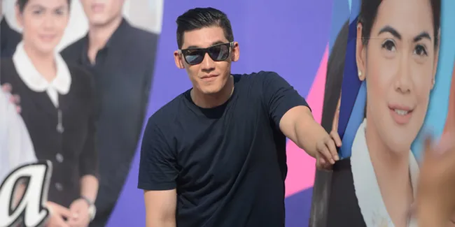 Peduli Lingkungan, Samuel Zylgwyn Ajak Milenial Bersih-Bersih Sampah di Laut