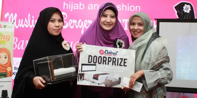 Peggy Melati Sukma Prihatin Banyak Yang Tak Bisa Baca Al Quran