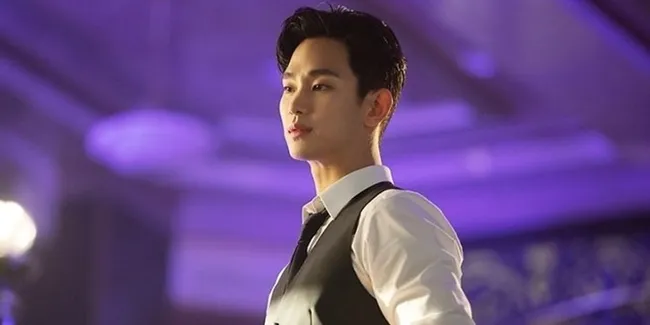 Pemotretan Perdana Kim Soo Hyun Pasca Selesai Wamil, Ganteng Bikin Silau!