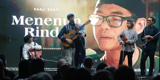 Pemutaran Film Pendek Dokumenter 'PANJI SAKTI: MENENUN RINDU' Bikin Penonton Terharu