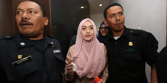 Penahanan Tak Wajar, Ayahanda Edies Adelia Tuntut Keadilan