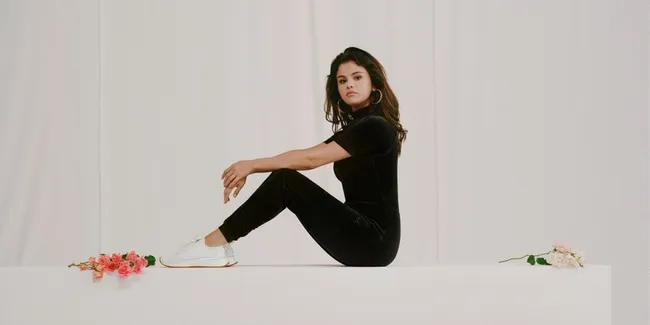 Penampilan Red Carpet Perdana Selena Gomez Usai Jalani Pengobatan Mental