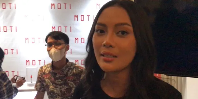 Pengalaman Pertama Erika Carlina Main Badminton Bareng Anya Geraldine dan Raisa Ditonton Ribuan Orang