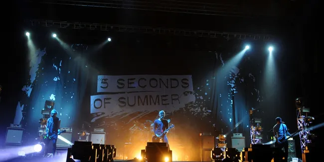 Penggemar Membeludak, 5SOS Janji Akan Kembali ke Indonesia