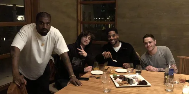 Pernah Ungkap Kekaguman, Kini Pete Davidson Hangout Bareng Kanye West