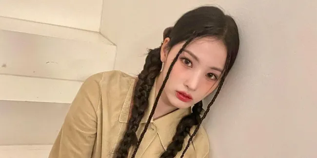 Pesan Terakhir di Bubble Membuat Pengemar Berspekulasi Bahwa Alasan Keluarnya Jinni dari NMIXX Tidak Masuk Akal