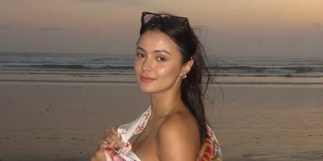 Potret Amanda Rawles Liburan Cantik di Bali, Gayanya Simpel tapi Tetap Stylish