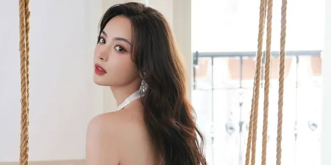Potret Cantik Guli Nazha, Artis China dan Perempuan Satu-Satunya yang Difollow Ji Chang Wook