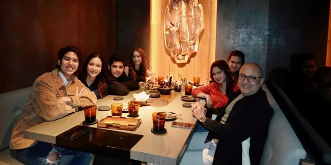 Potret Keluarga Maia Estianty Kumpul Bareng, Calon Mantu Tissa Biani dan Laura Moane Juga Ikut