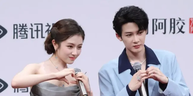 Potret Para Couple Drama China yang Datang Barengan di Tencent Video All Star Night 2025