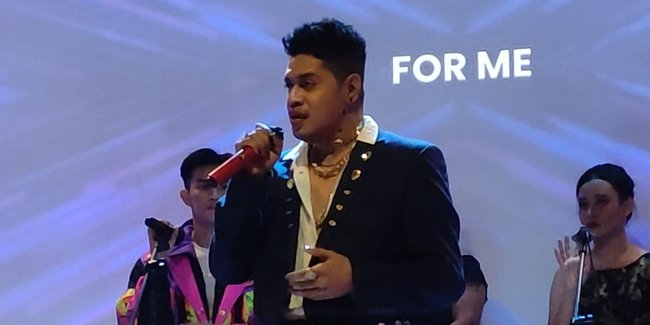 Prince Erlando Rayakan Ulang Tahun dengan Gelar Mini Konser, Tampil Memukau Bawakan Single Perdana