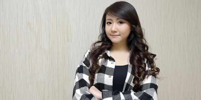 Rayakan Imlek, Ryn Chibi Belanja Pakaian Dalam Baru