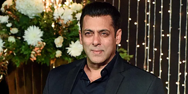 Rayakan Ultah ke-54, Salman Khan Gelar Pesta Mewah yang Dihadiri Shahrukh Khan dan Dapat Kado Super Istimewa dari Adik Angkat
