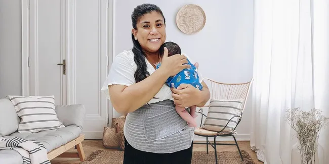 Regina Ivanova Bahagia Pertama Kali Merayakan Natal Bersama Suami dan Anak Tercinta