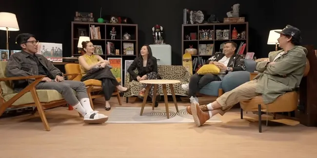 6 Rekomendasi Podcast Seru untuk Temani Perjalanan Mudik Lebaran