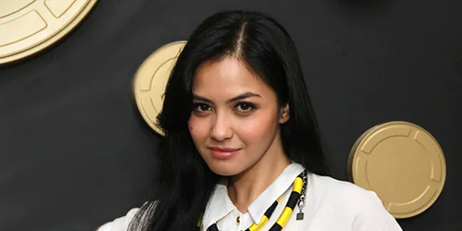 Revalina S Temat: Semangat Sumpah Pemuda Nggak Boleh Hilang