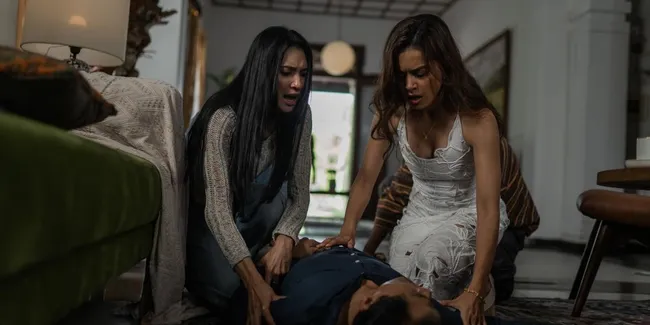 Review 'ABADI NAN JAYA', Layak Dipuji Meski Punya Celah