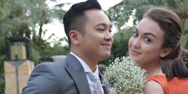 Rianti Cartwright Dikabarkan Hamil Setelah Hampir 10 Tahun Menikah