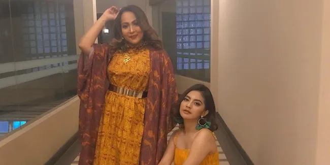 Rieka Roslan Ajak Tiwi Eks T2 Recycle Tembang Populer 'Oh Kasih'