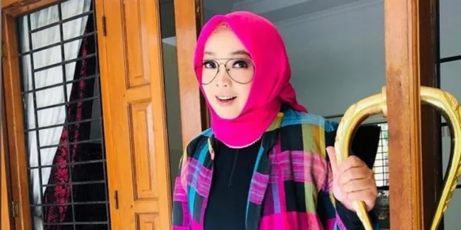 Rina Gunawan Meninggal Dunia, Ferry Maryadi Turut Bela Sungkawa Sambil Luapkan Emosi Pada Covid-19
