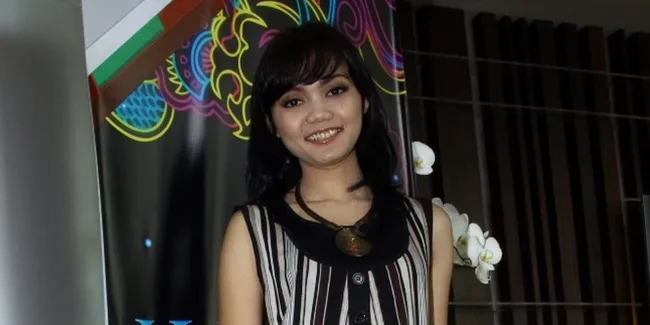 Rina Nose Ingin Operasi Hidung!