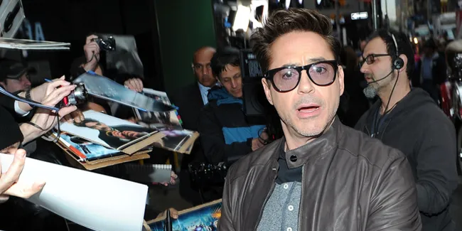 Robert Downey Jr Menangi Sebuah Piala di MTV Movie Awards 2015