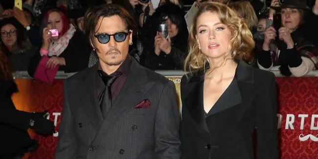 Romantis! Ini Dia Potret Pernikahan Johnny Depp - Amber Heard