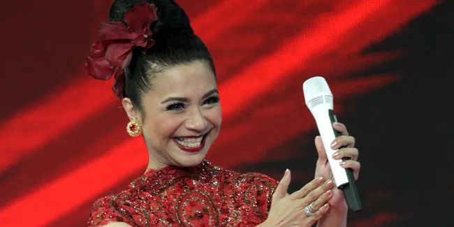 Ruth Sahanaya Blak-Blakan Soal 3 Diva Dalam Buku Biografinya