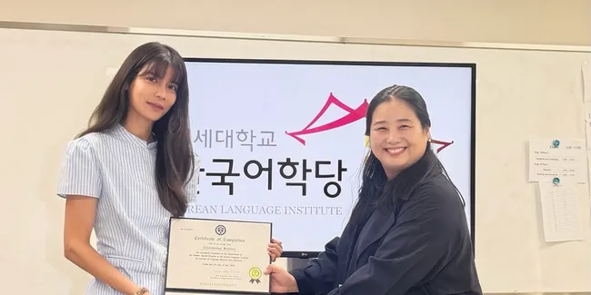 Sabrina Chairunnisa Lulus dari Yonsei University: Rampungkan Summer Special 2026