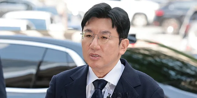 Saham HYBE Milik Bang Si-hyuk Senilai 1,77 Triliun Dibekukan