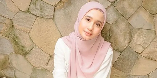 Sambil Bersandar dan Menatap Nanar, Laudya Cynthia Bella Curhat Soal Ujian Dari Tuhan