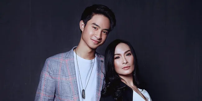 Sambil Nangis, Iis Dahlia Ungkap Devano Danendra Tak Mau Syuting Bareng Karena Malu dan Takut Dihujat