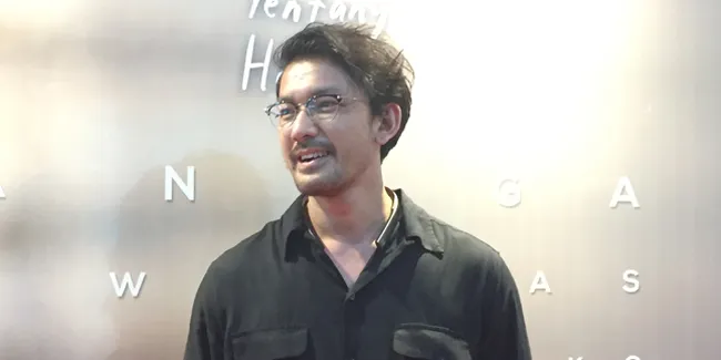 Satu Dekade Berkarya, Rio Dewanto Dapat Hadiah Paling Berkesan