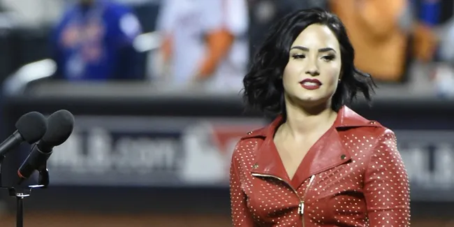 Hampir Seminggu Pasca Overdosis, Demi Lovato Masih Sering Demam dan Mual