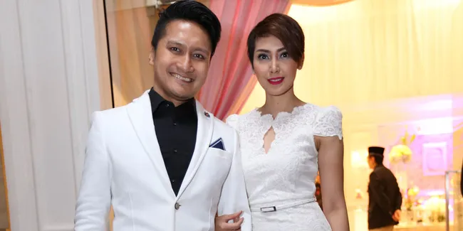 Sebelum 10 Tahun Pernikahan, Fenita - Arie Untung Rajin Berlibur