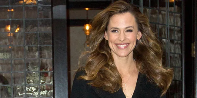 Segera Bercerai, Jennifer Garner: Aku dan Brad Pitt Pacaran