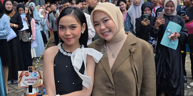 Selfi Yamma dan Andi DA7 Hadir Beri Semangat Peserta Audisi D'ACADEMY 8 Makassar