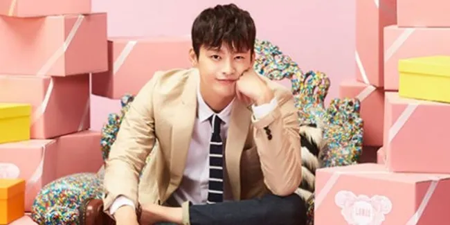 Seo In Guk Resmi Laksanakan Wajib Militer di Bulan Maret