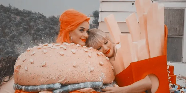 Resmi Berdamai, Katy Perry dan Taylor Swift Pelukan