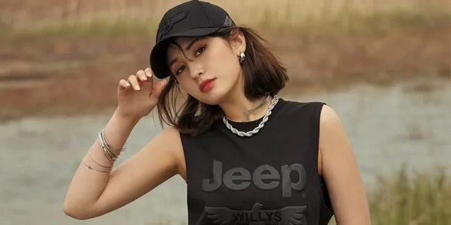 Setelah Jeon Somi Keluar Dari JYP, Posting IG Lagi dan Ayah Ikut Komentar