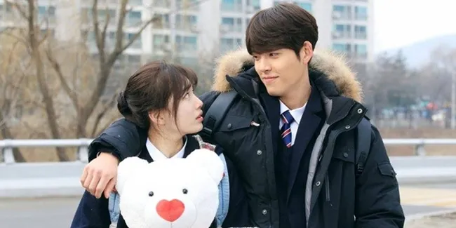 Setelah Suzy, Kim Woo Bin Nyanyikan OST 'Uncontrollably Fond'