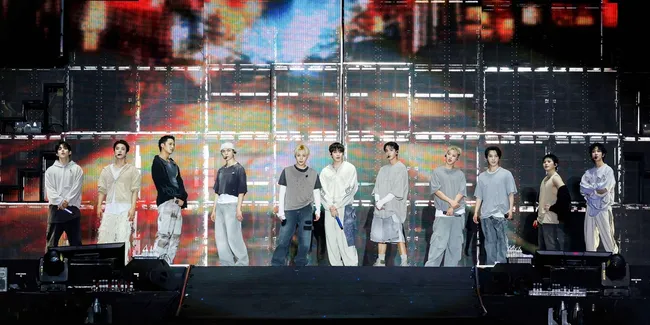 SEVENTEEN Awali Tur Konser 'RIGHT HERE' Asia 2025 di Filipina, Meriah Abis