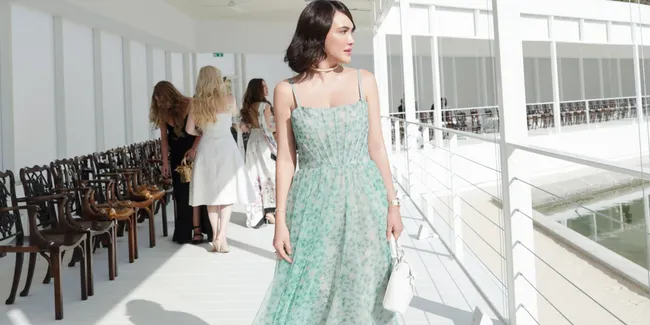 Shandy Aulia Tampil Summer Look di Dior Paris, Foto Bersama Rihanna Juga