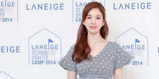 Song Hye Gyo Dapat 'Kado' Spesial Dari Aktor Ganteng Ini, PDKT?
