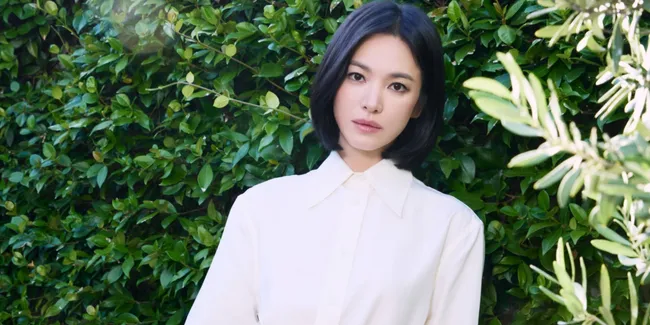 Song Hye Kyo Gabung STAND, Rilis Foto Profil Natural