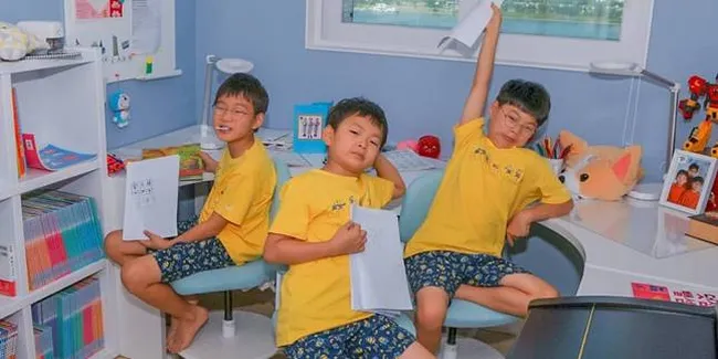 Song Il Kook Kembali Unggah Potret Song Triplets, Masih Seperti Bayi