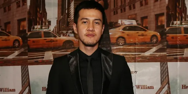 Sosok Cool Herjunot Ali Bikin Bule Cantik Ini Terpesona