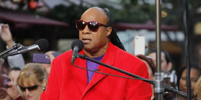 Stevie Wonder Tamu Spesial di Hollywood Christmas Parade