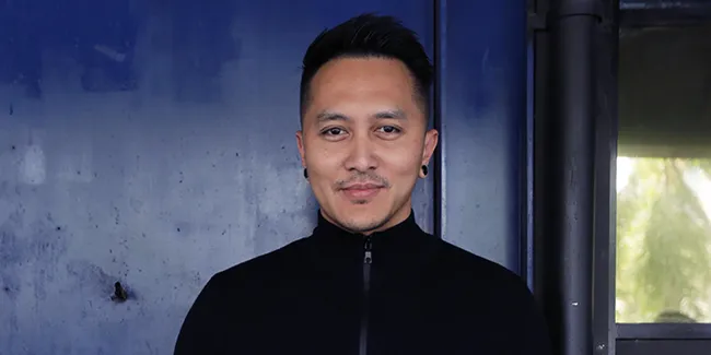 Stuntman Demian Dirawat di Ruang ICCU, Istri Setia Temani Meski Sedang Hamil